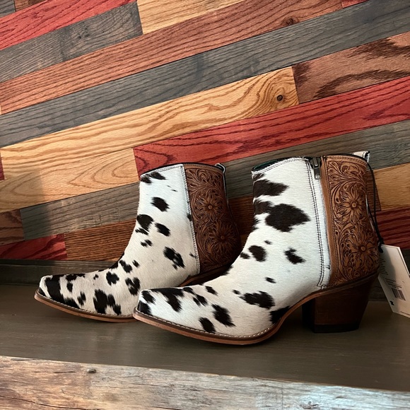 🌸NEW RELEASE Tooled Leather Genuine Hide-on Women Bootie Boot Boho Western Shoe - Picture 16 of 16